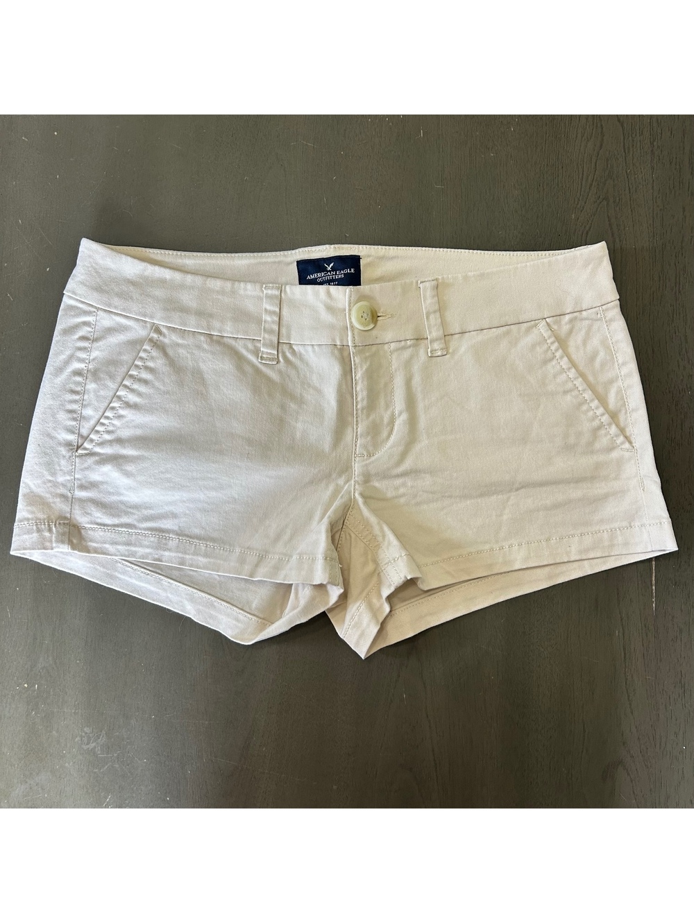 American Eagle Shortie Ultra Low Rise Stretch Shorts Women’s Size 4 Beige